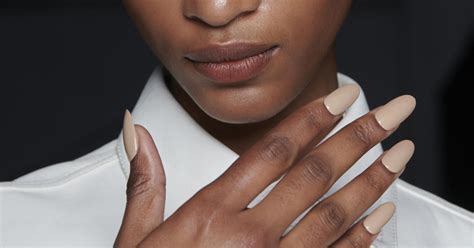 uñas naturales nude|Los 30 diseños de uñas que querrás llevar en 2025: rejuvenecen。